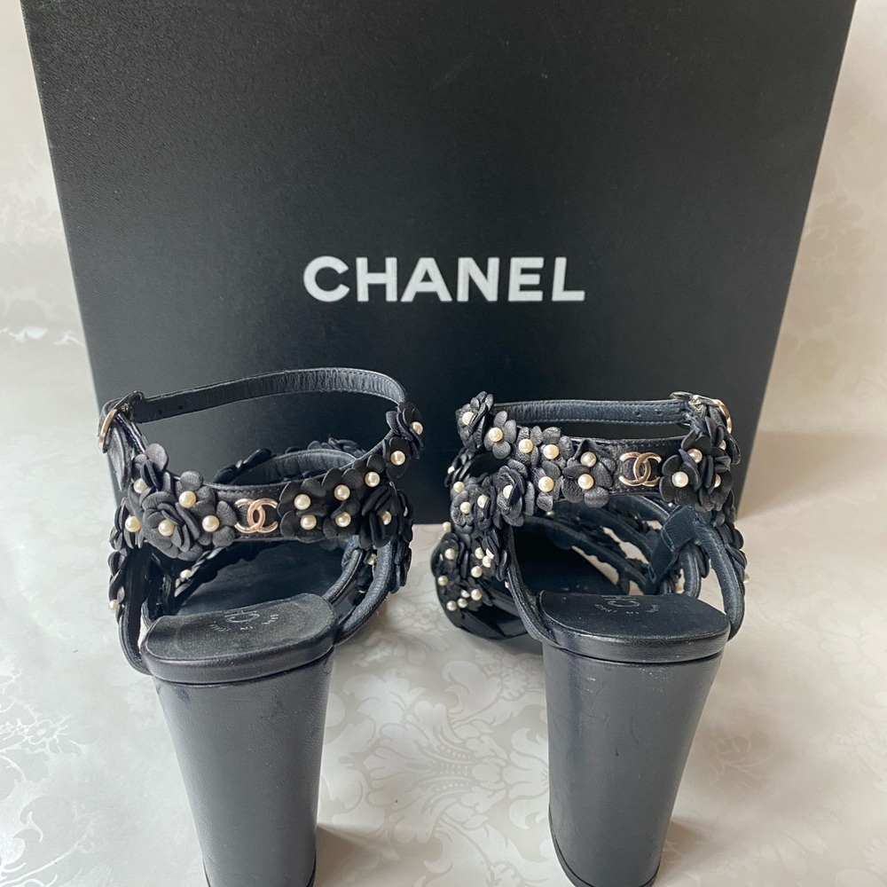 Chanel - Picture 3 of 7
